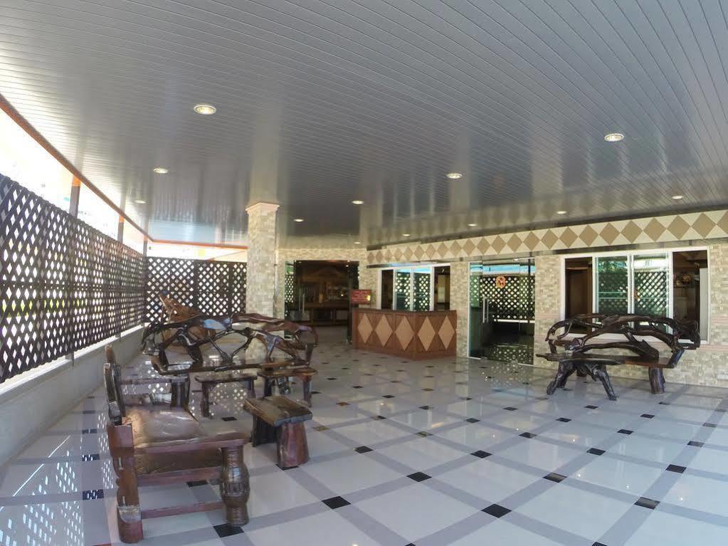 Oyo 523 Aa Pattaya Ville Екстер'єр фото