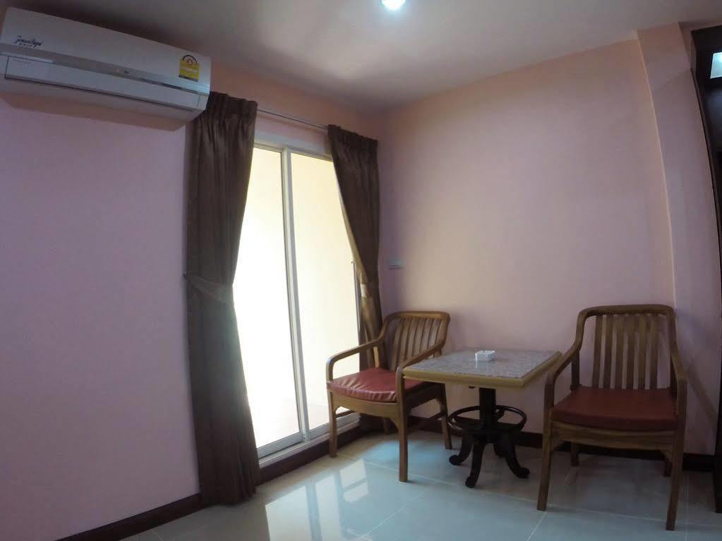 Oyo 523 Aa Pattaya Ville Екстер'єр фото