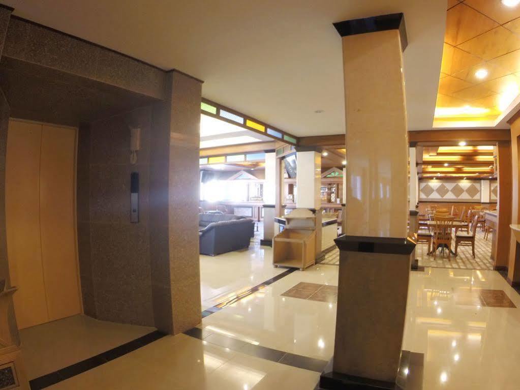 Oyo 523 Aa Pattaya Ville Екстер'єр фото