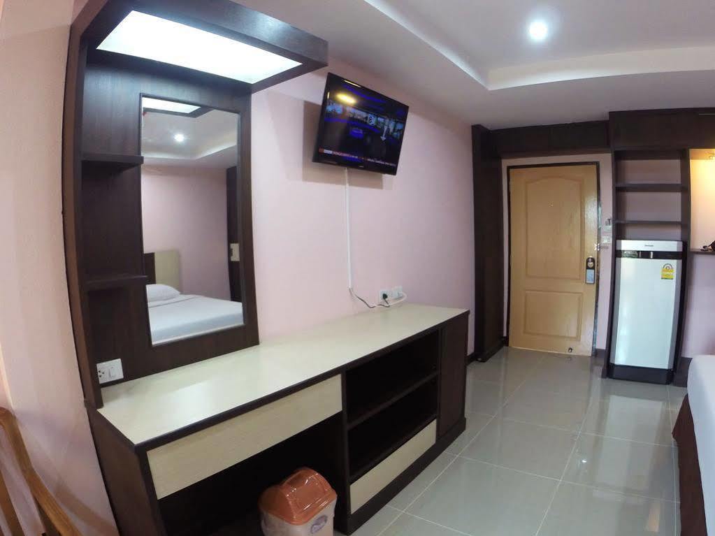Oyo 523 Aa Pattaya Ville Екстер'єр фото