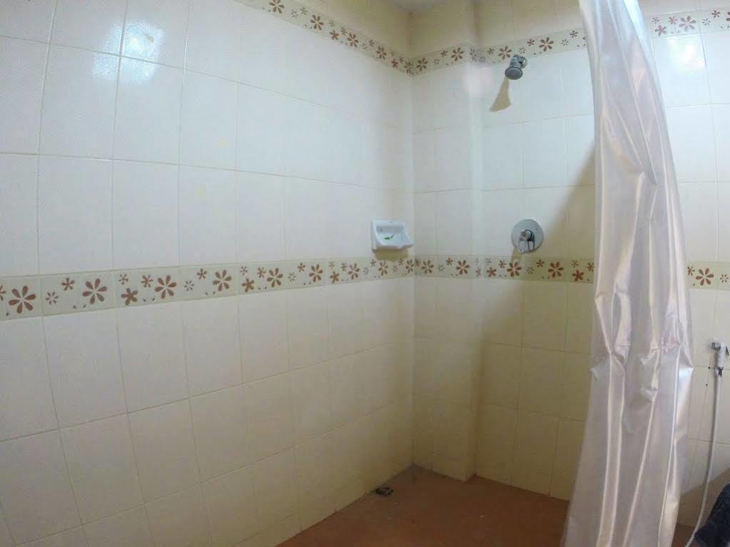 Oyo 523 Aa Pattaya Ville Екстер'єр фото