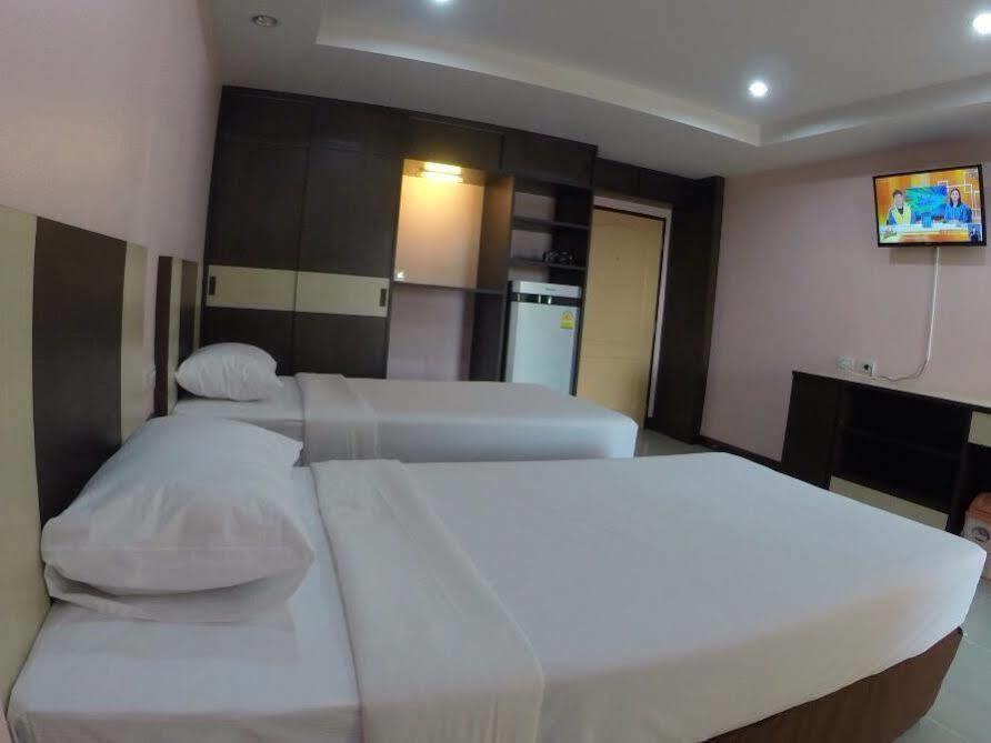 Oyo 523 Aa Pattaya Ville Екстер'єр фото